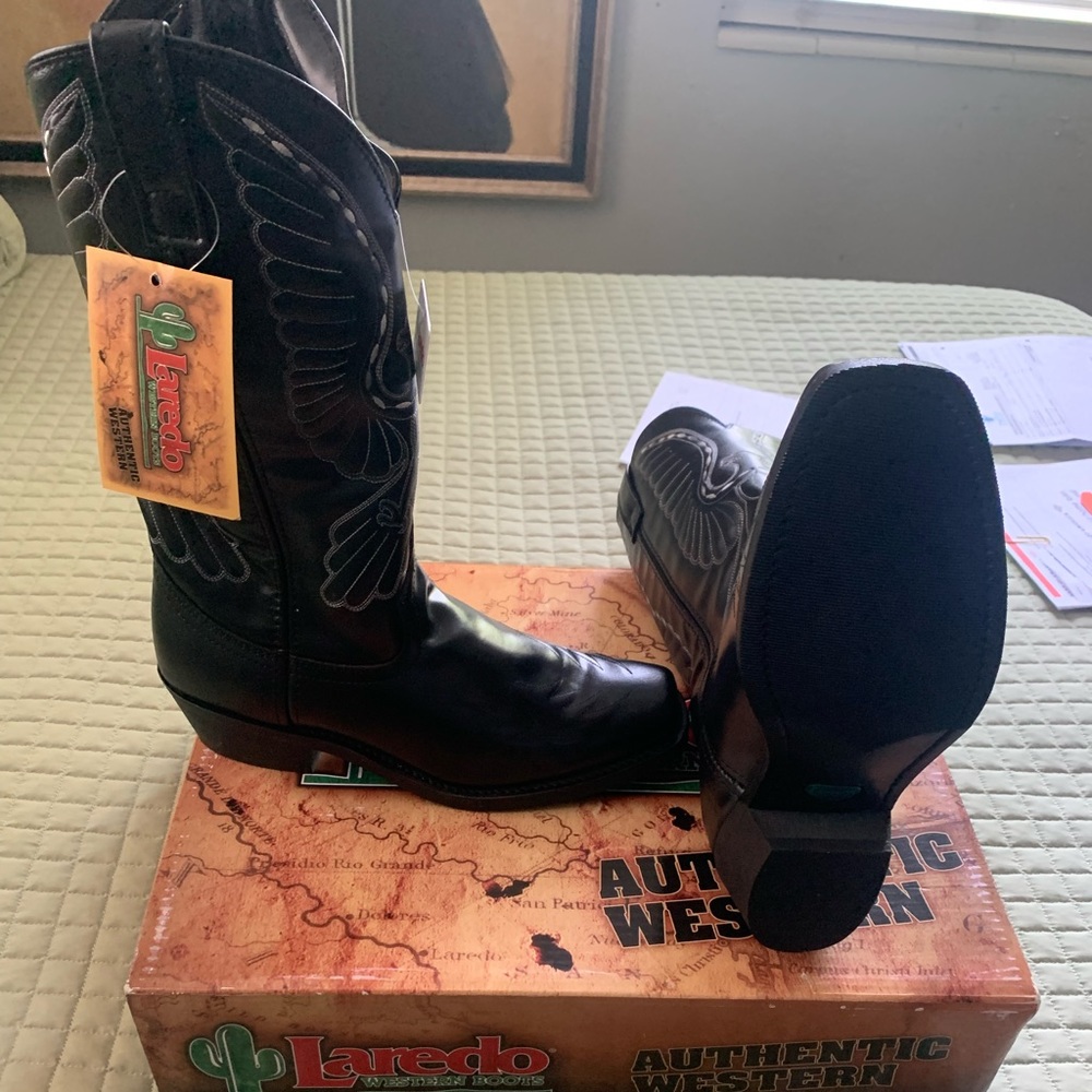 Mens boots never worn